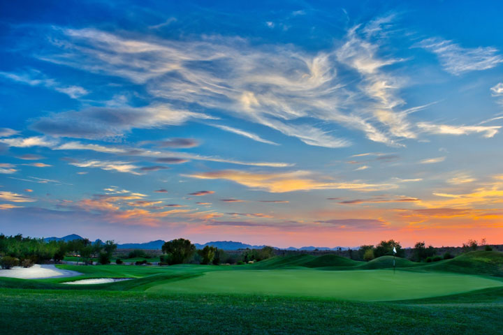 Magnificent sunset on a golf course in Scottsdale, Arizona